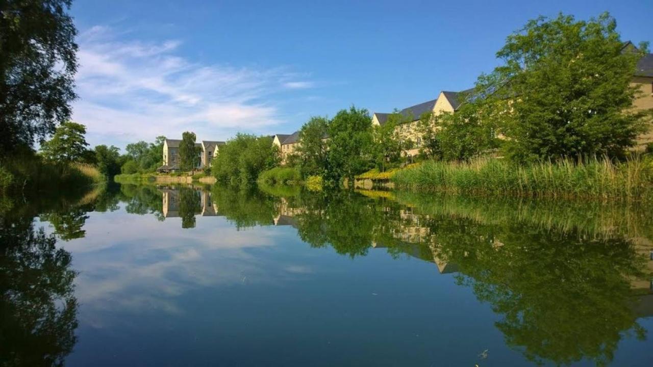 Penthouse Apartment On The River - 65 Skipper Way St Neots Extérieur photo