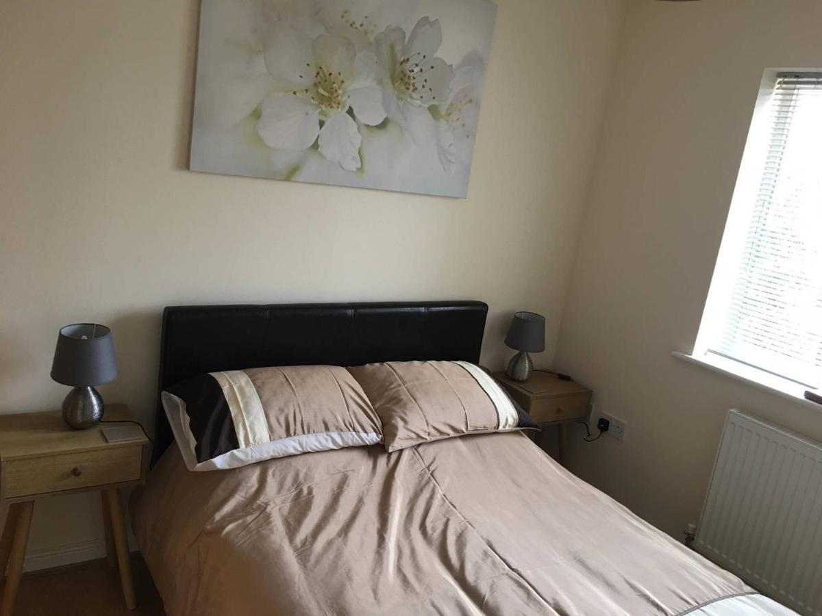 Penthouse Apartment On The River - 65 Skipper Way St Neots Extérieur photo