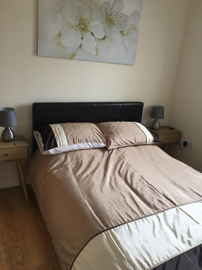 Penthouse Apartment On The River - 65 Skipper Way St Neots Extérieur photo
