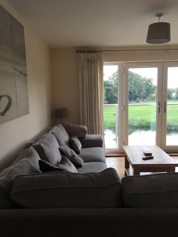 Penthouse Apartment On The River - 65 Skipper Way St Neots Extérieur photo