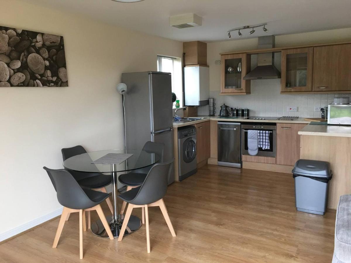 Penthouse Apartment On The River - 65 Skipper Way St Neots Extérieur photo